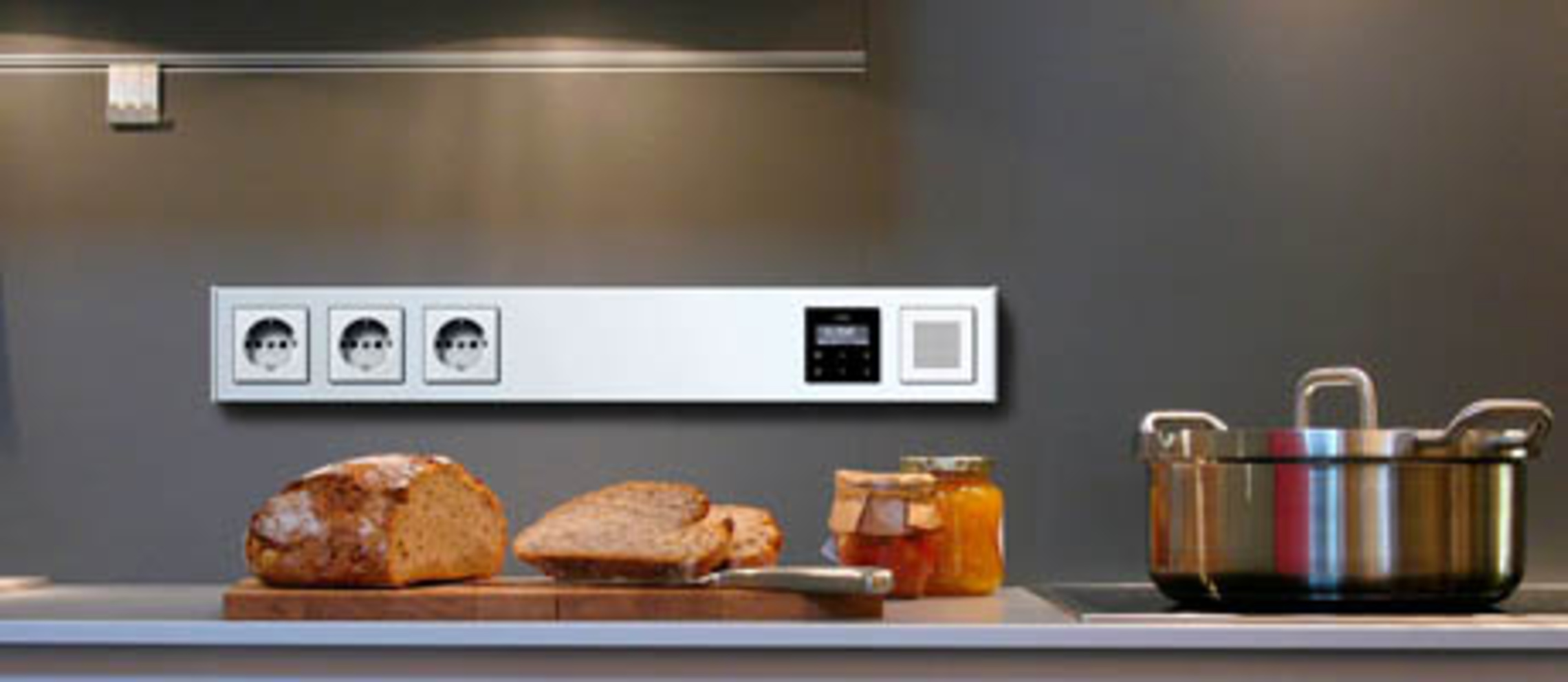 Gira Profil 55 bei Peter Warnicke Elektro in Hamburg