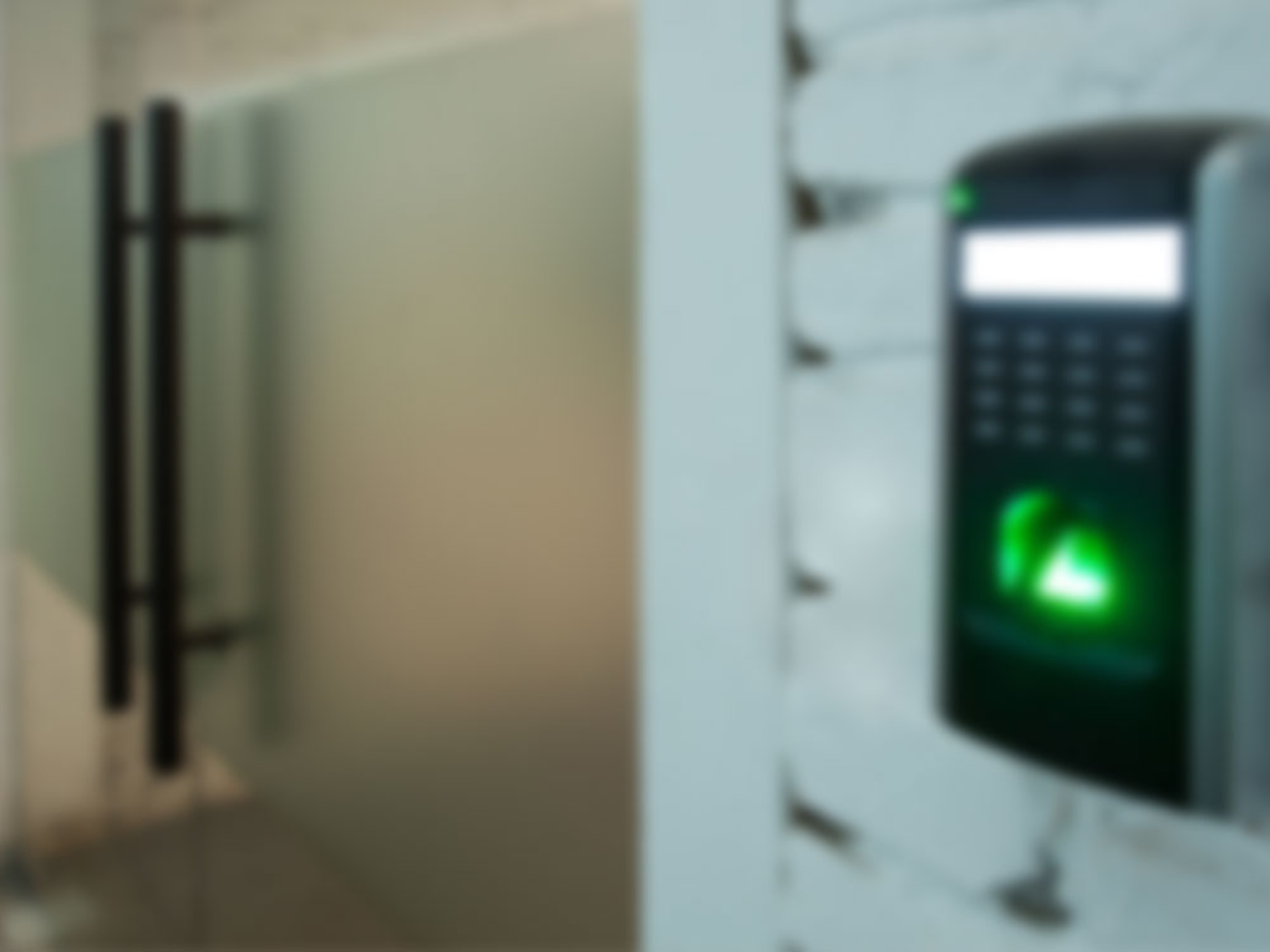 Zutritts&shy;kontrolle bei Peter Warnicke Elektro in Hamburg